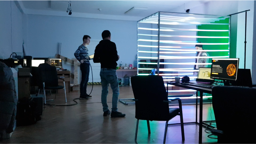 Robot for a video advertising studio